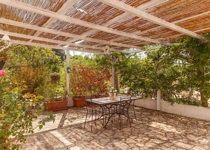 Trulli Anna تْشيستيرنِنو